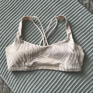 Lululemon Free to Be bra light support